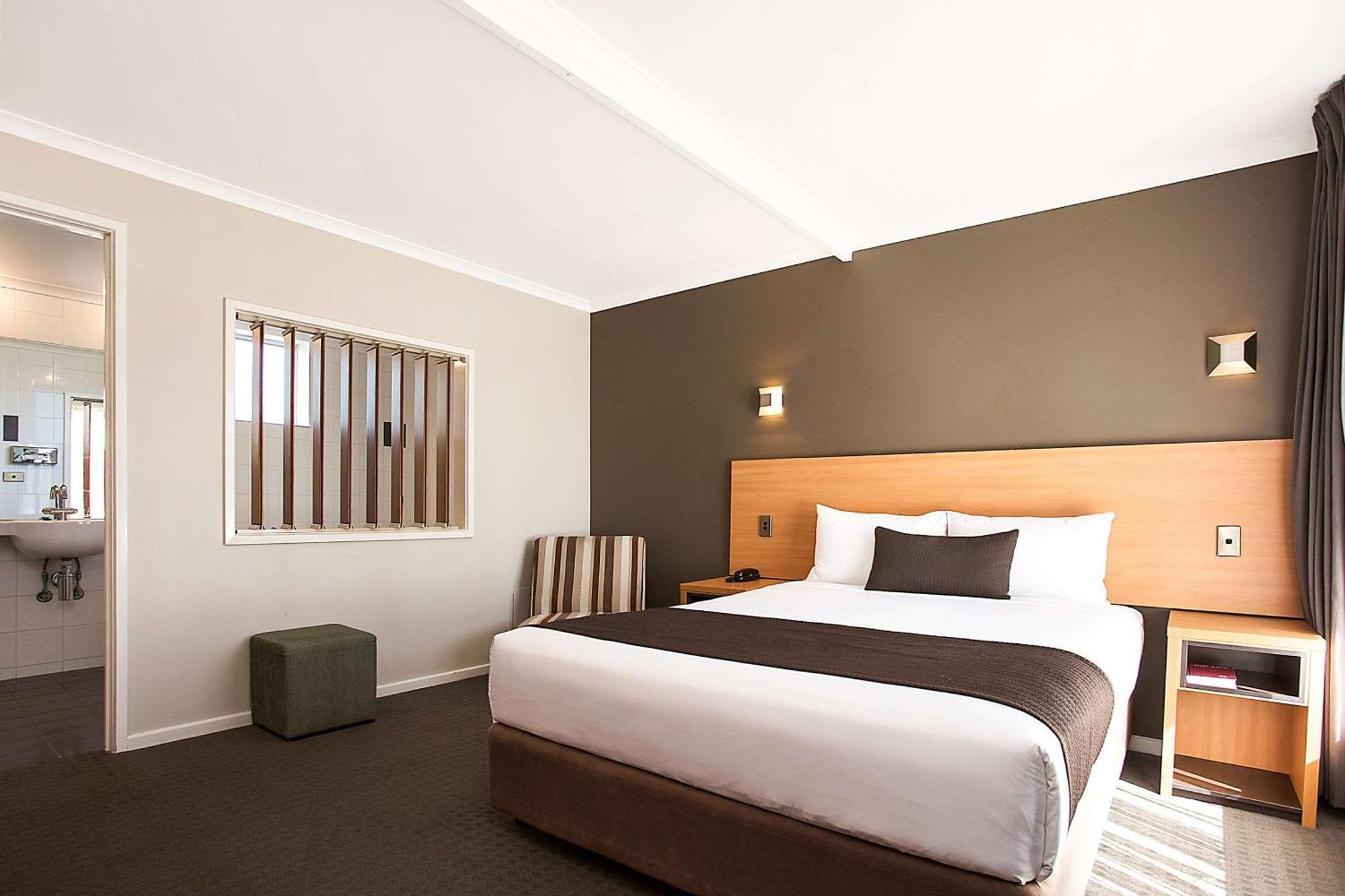 Executive Queen Spa Suite Whirlpool Non smoking