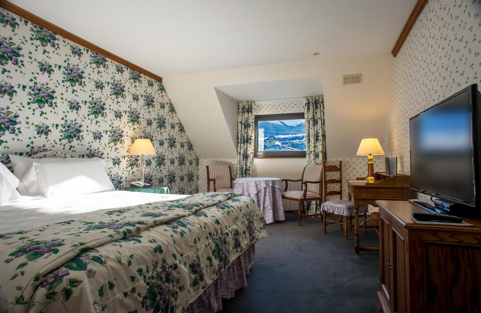 Double Room Mountain View