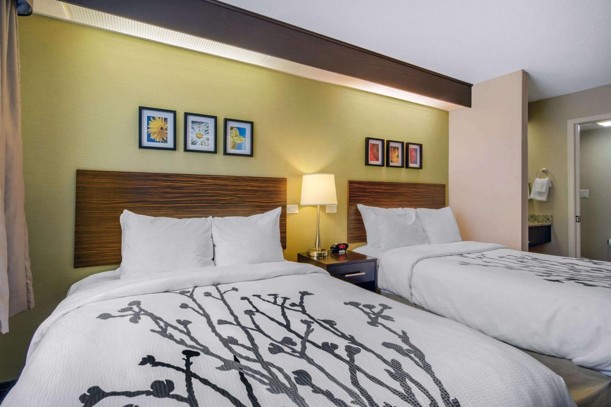 Double Room Two Double Beds Non-Smoking or Upper Floor