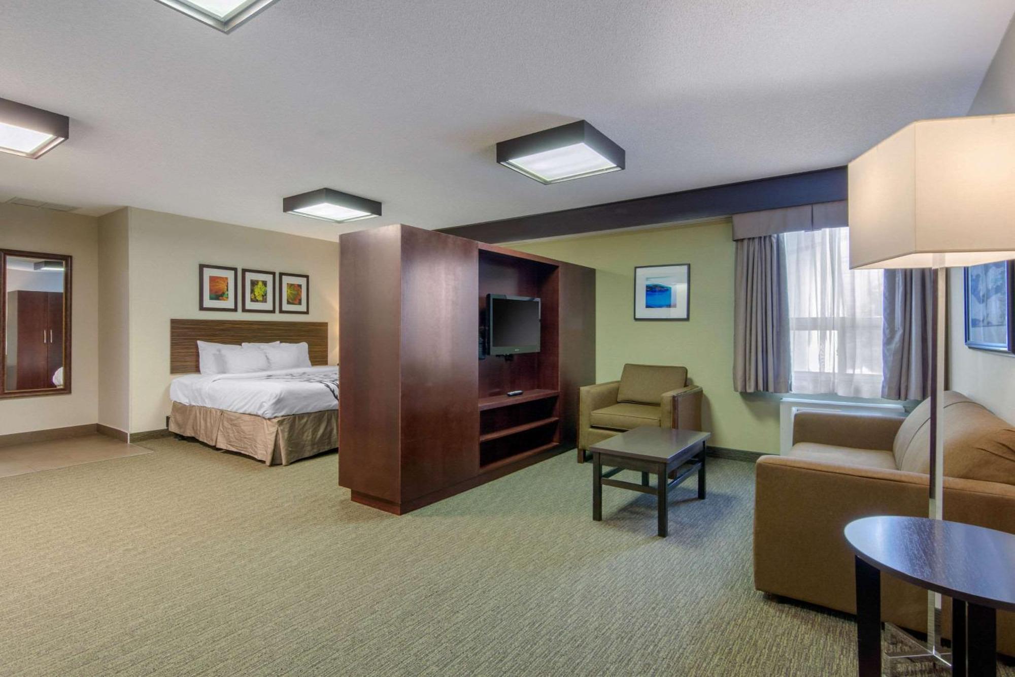 King Suite Non-Smoking
