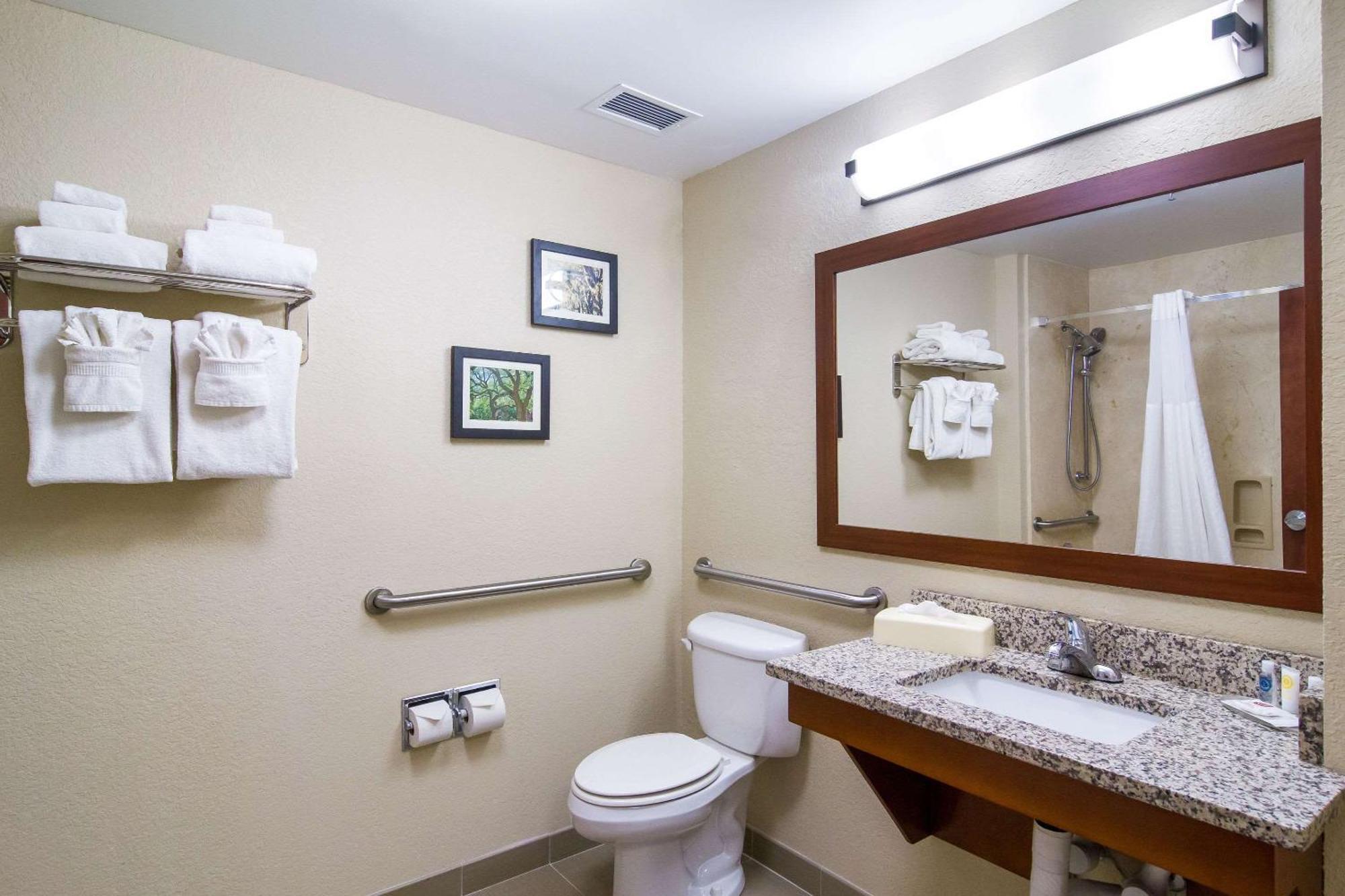 Queen Room with Two Queen Beds - Accessible/Non-Smoking