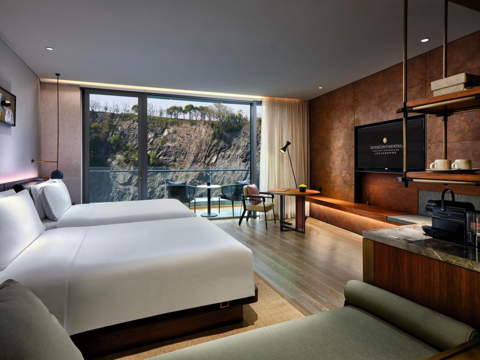 Classic Twin Room Balcony High Floor