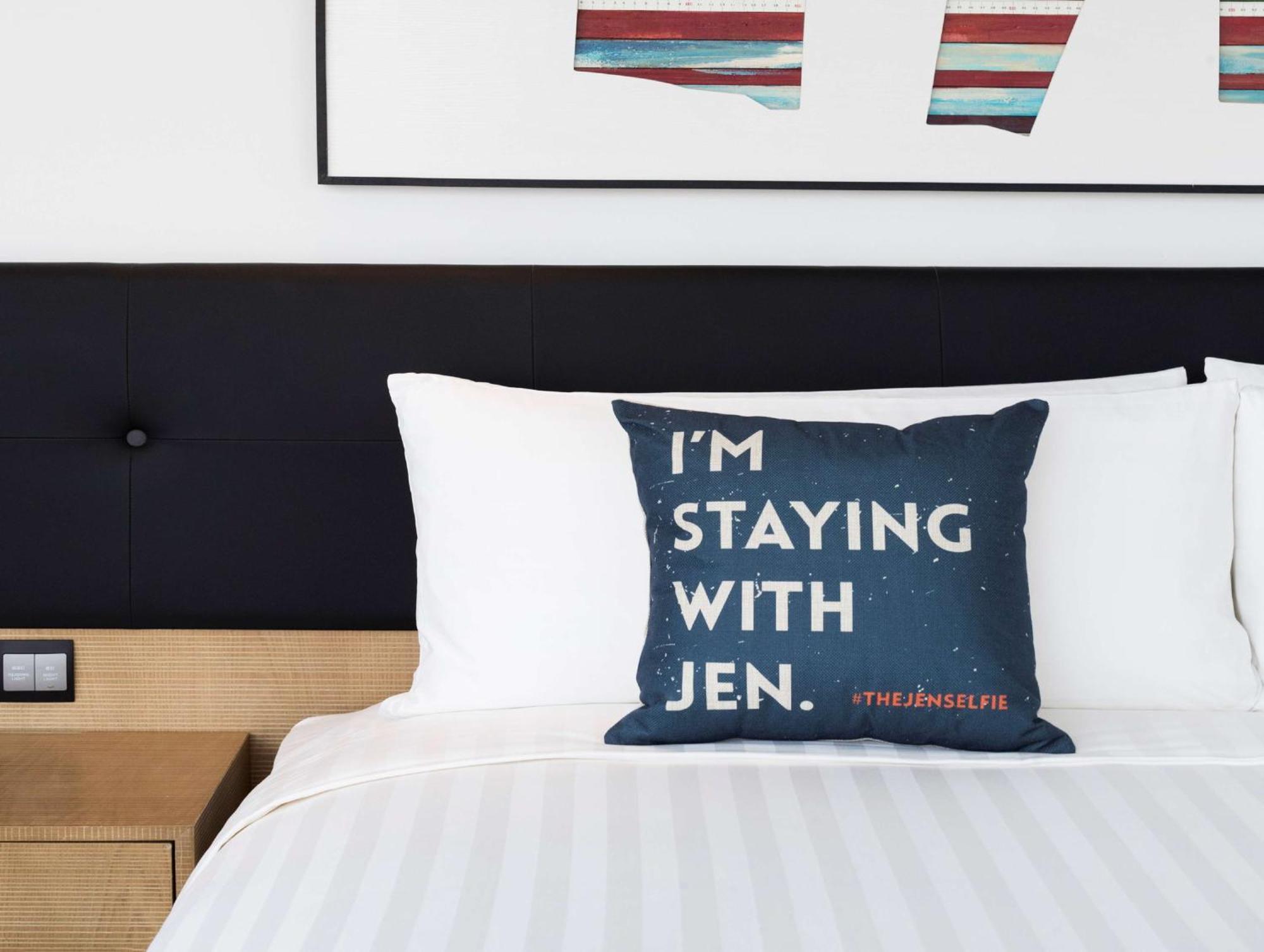 Jen 75 Skyline Plus inclusive 1-time of MinibarWelcome fruitHappy Hour from 530pm to 900pm