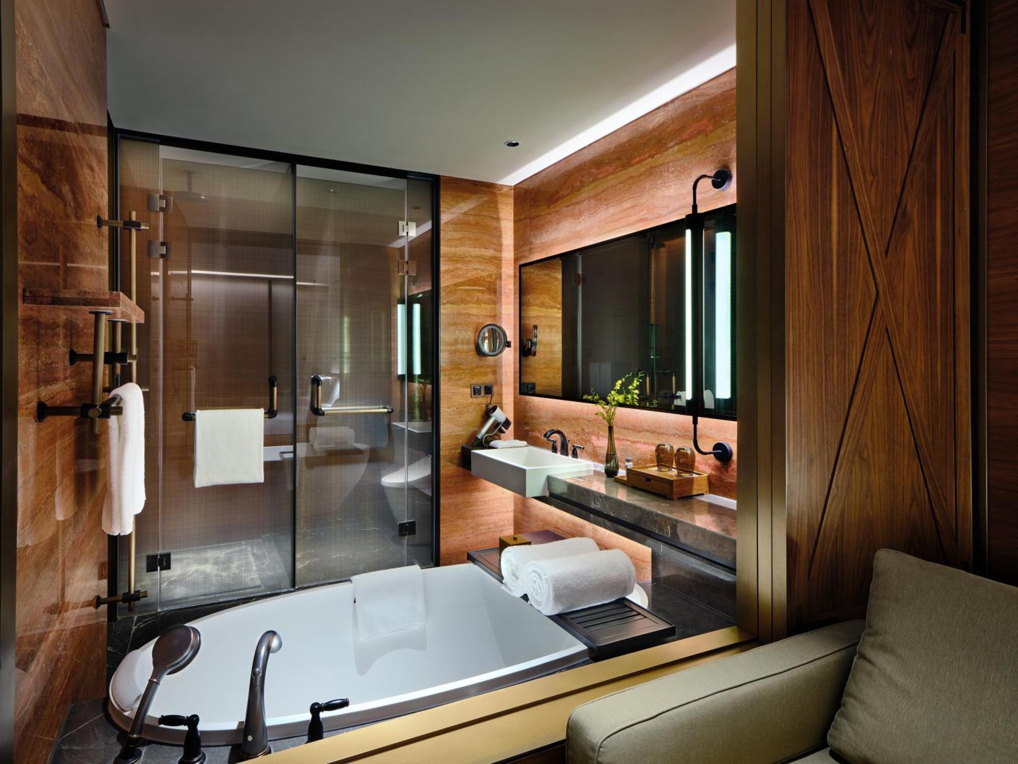 Classic King Room Balcony High Floor
