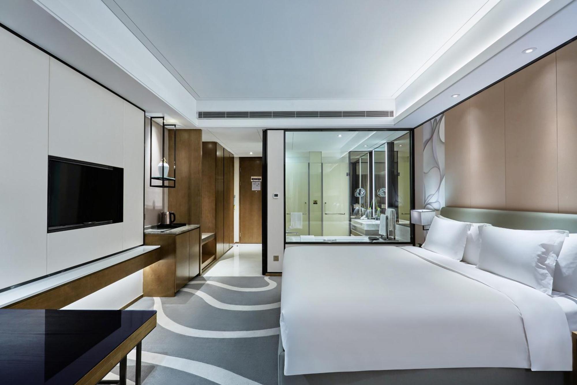 Standard King Room High Floor