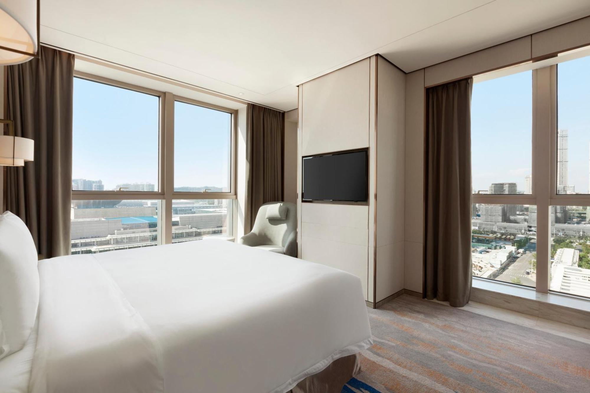 One-Bedroom Suite with City View,1619782707:JPEG