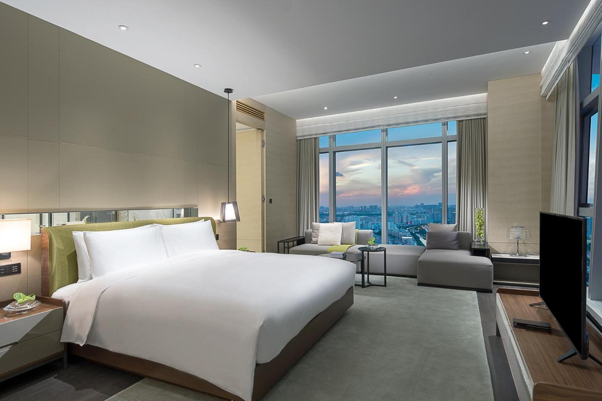Superior Room King Morden Style King bed