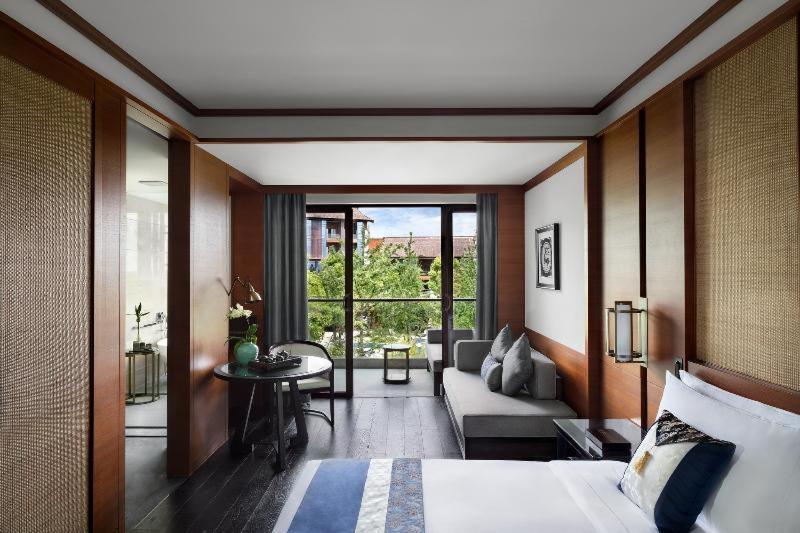 Deluxe Pool View Double Room
