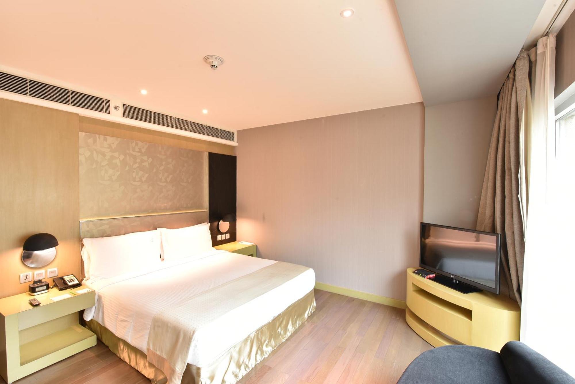 One Bedroom suite additional living area Non Smoking