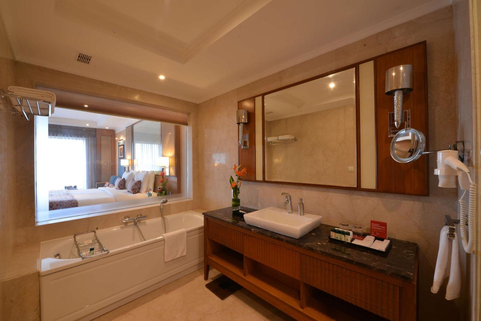 Premium King Room