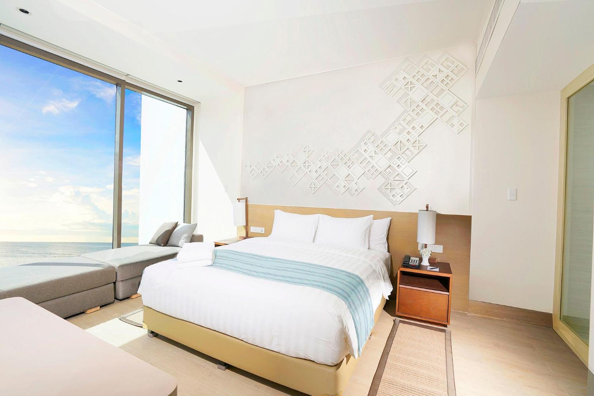 Suite with Sea View,1528453102:JPEG