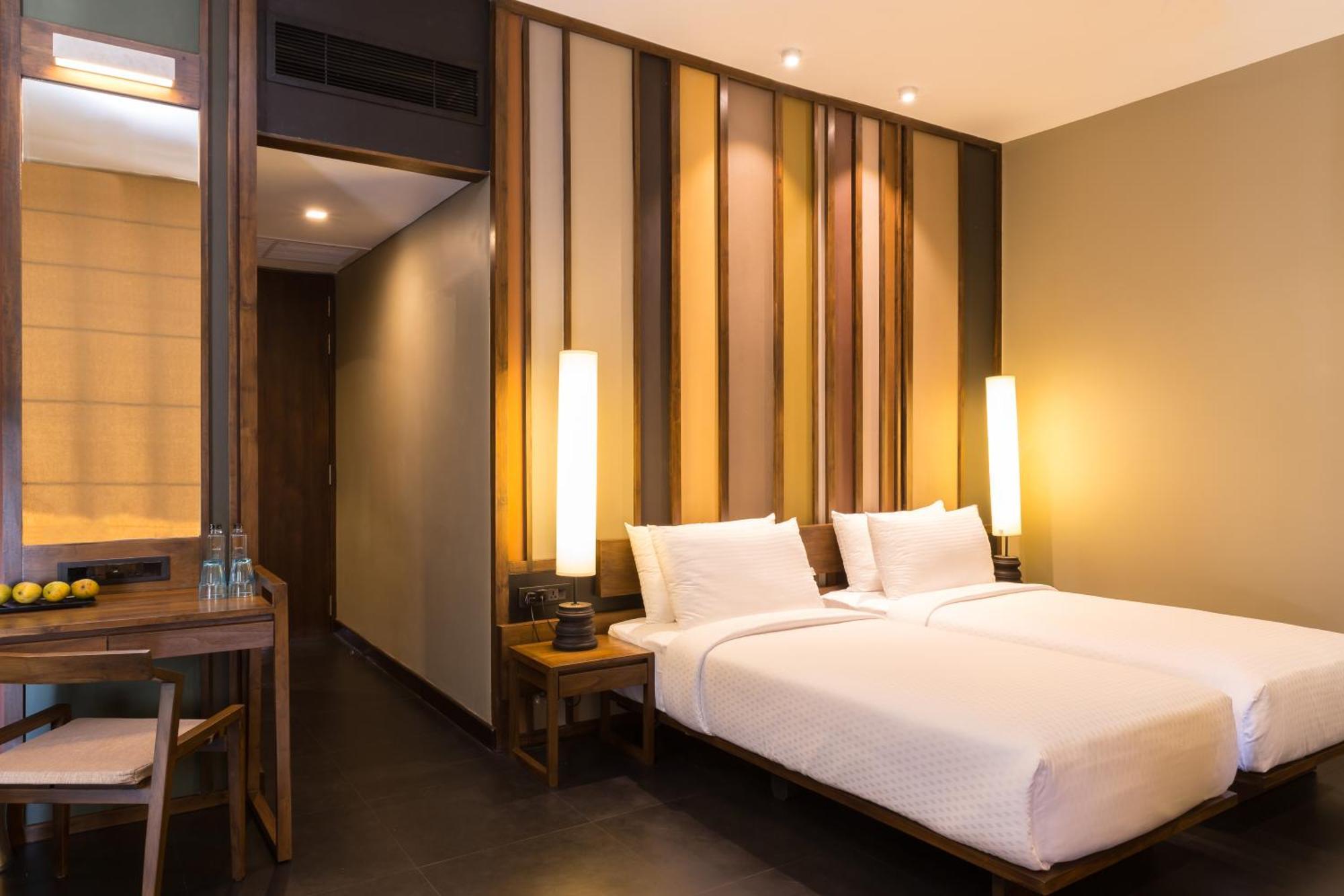 Deluxe Twin Room at Lu Lin restaurant & the Canopy Bar