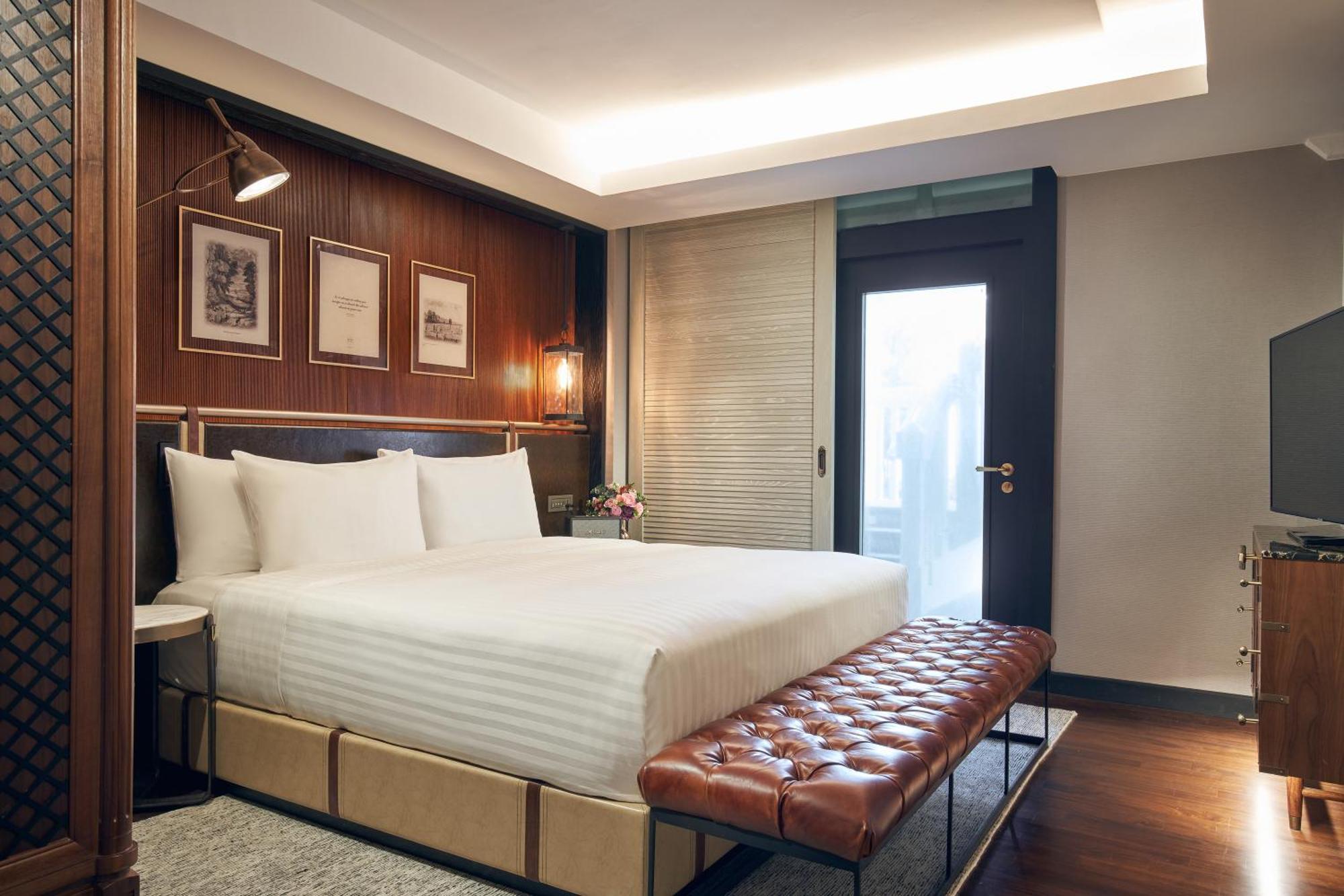 Suite Room,1284087307:JPEG