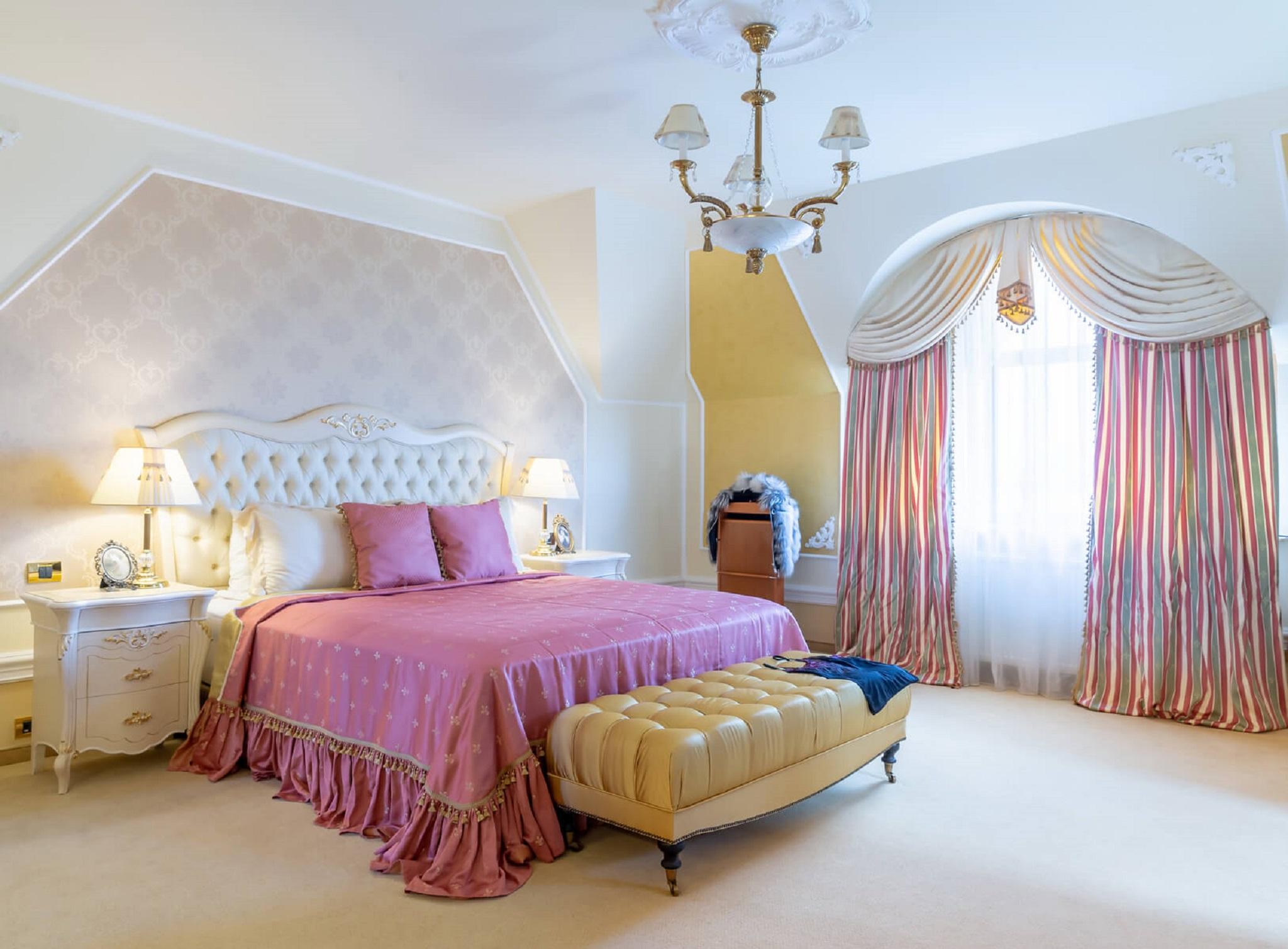 Deluxe Chic Parliament View Room