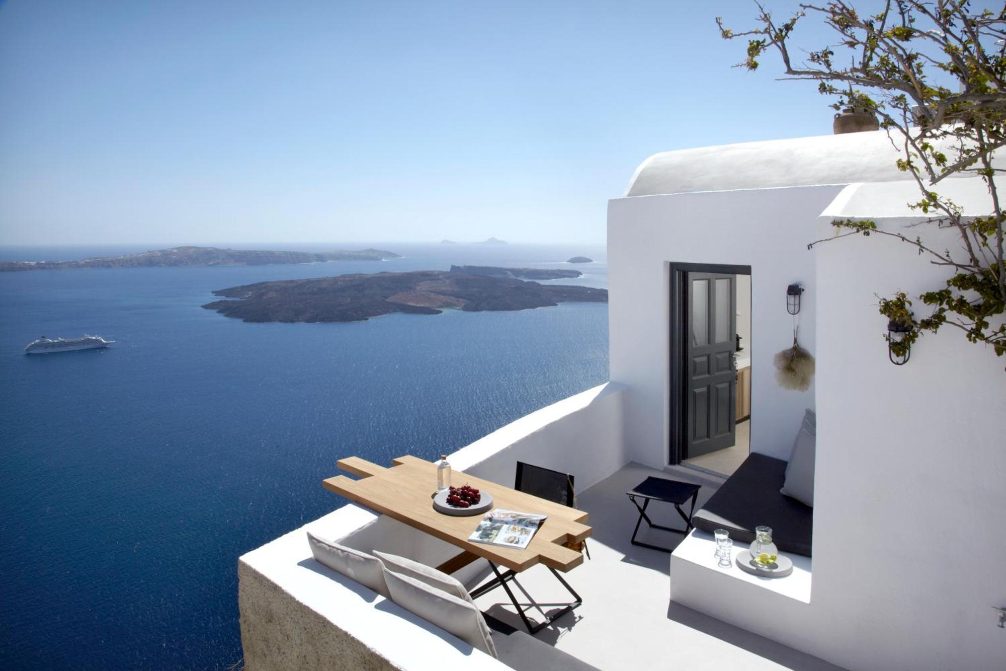 Traditional Studio Caldera View