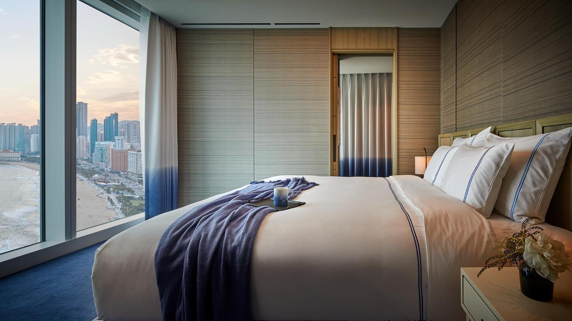 Premier Suite Double Room with Ocean View,1086885718:JPEG