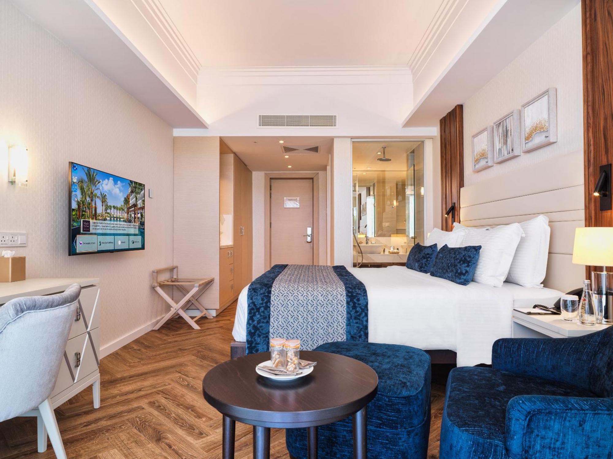 Junior Suite Inland View