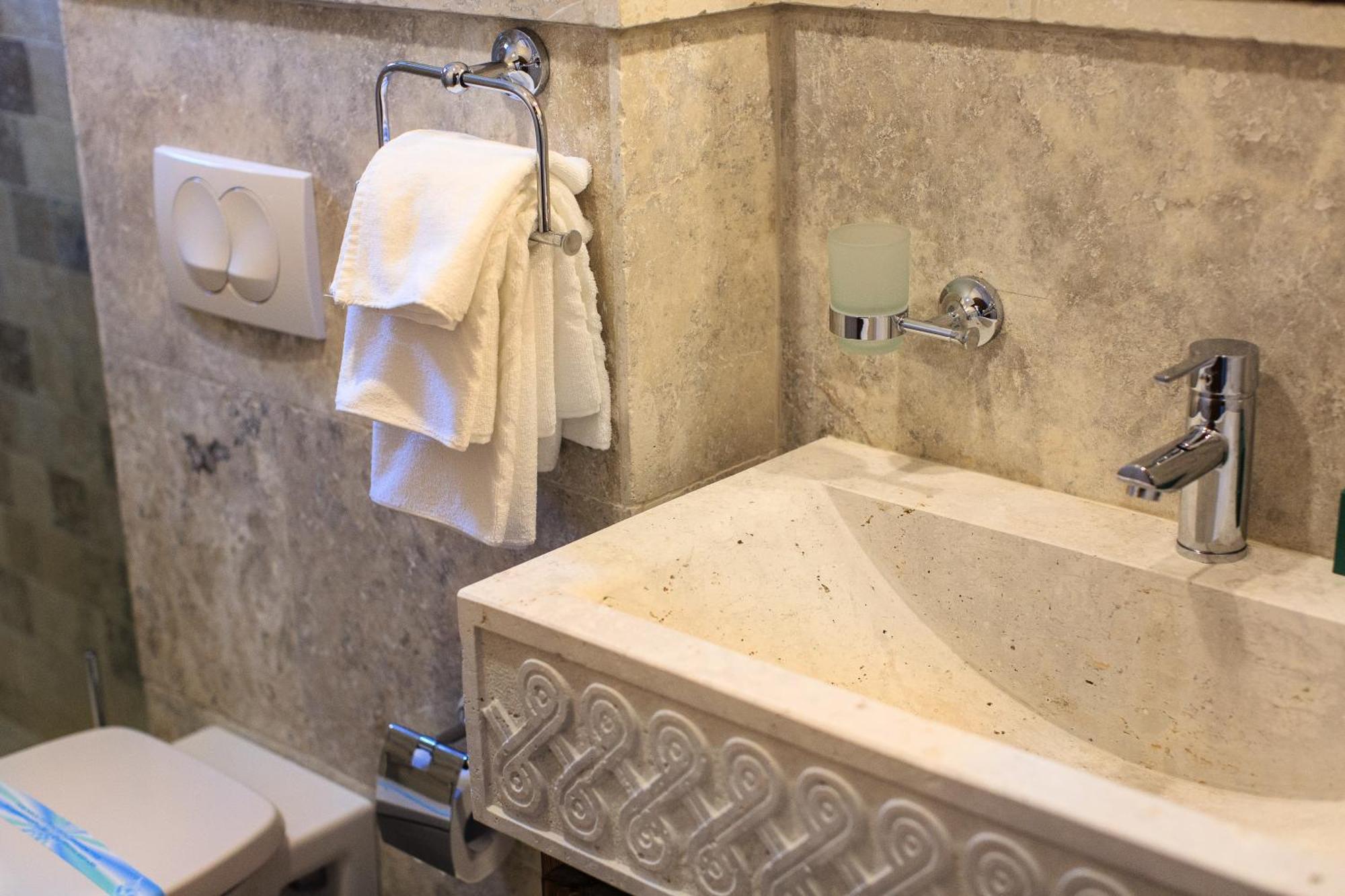 Suite mit Queensize-Bett und Whirlpool