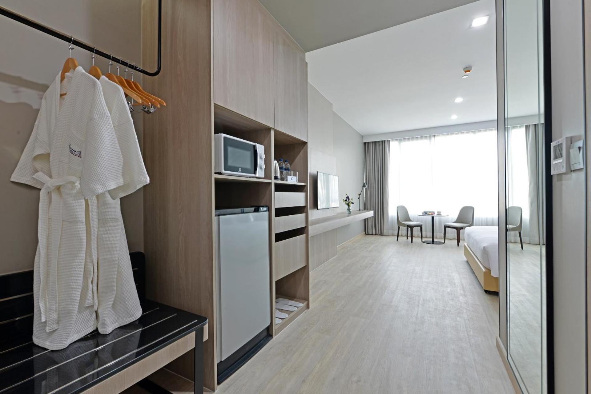 Grand Deluxe King Suite 2 Pax