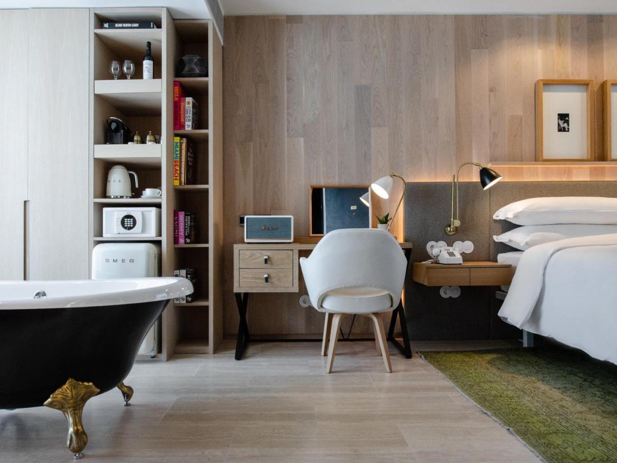 Contemporary Junior Suite