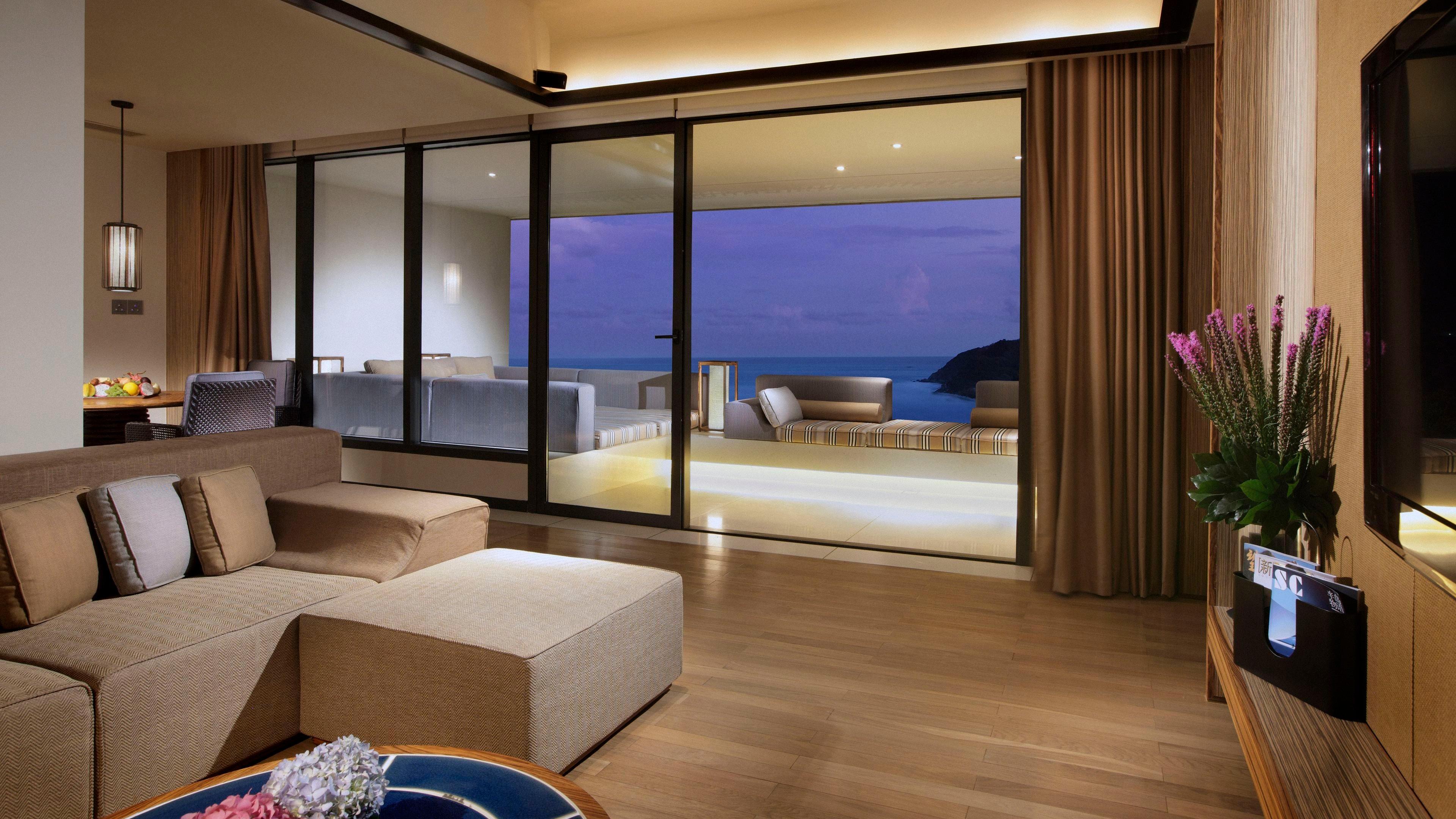 One-Bedroom Suite with Ocean View