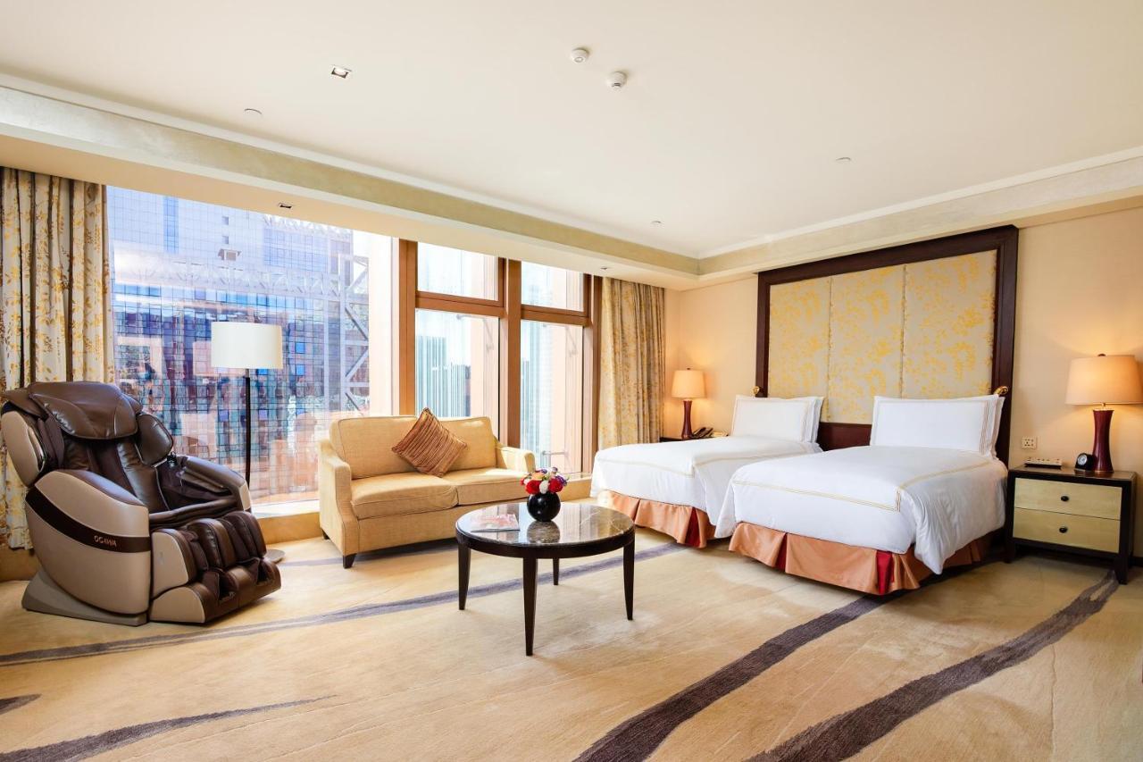 Fairmont Gold Hollywood Junior Suite Fairmont Gold Lounge Access