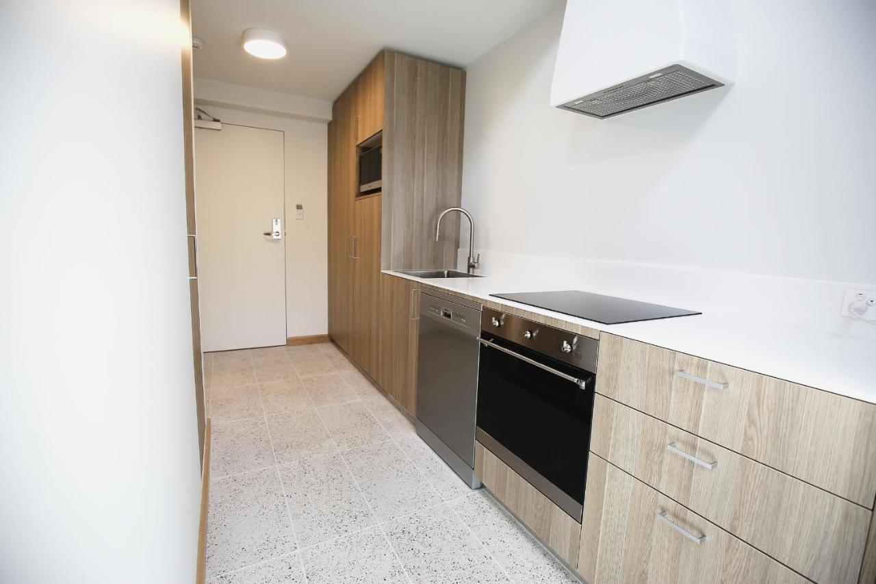 Deluxe Queen Suite