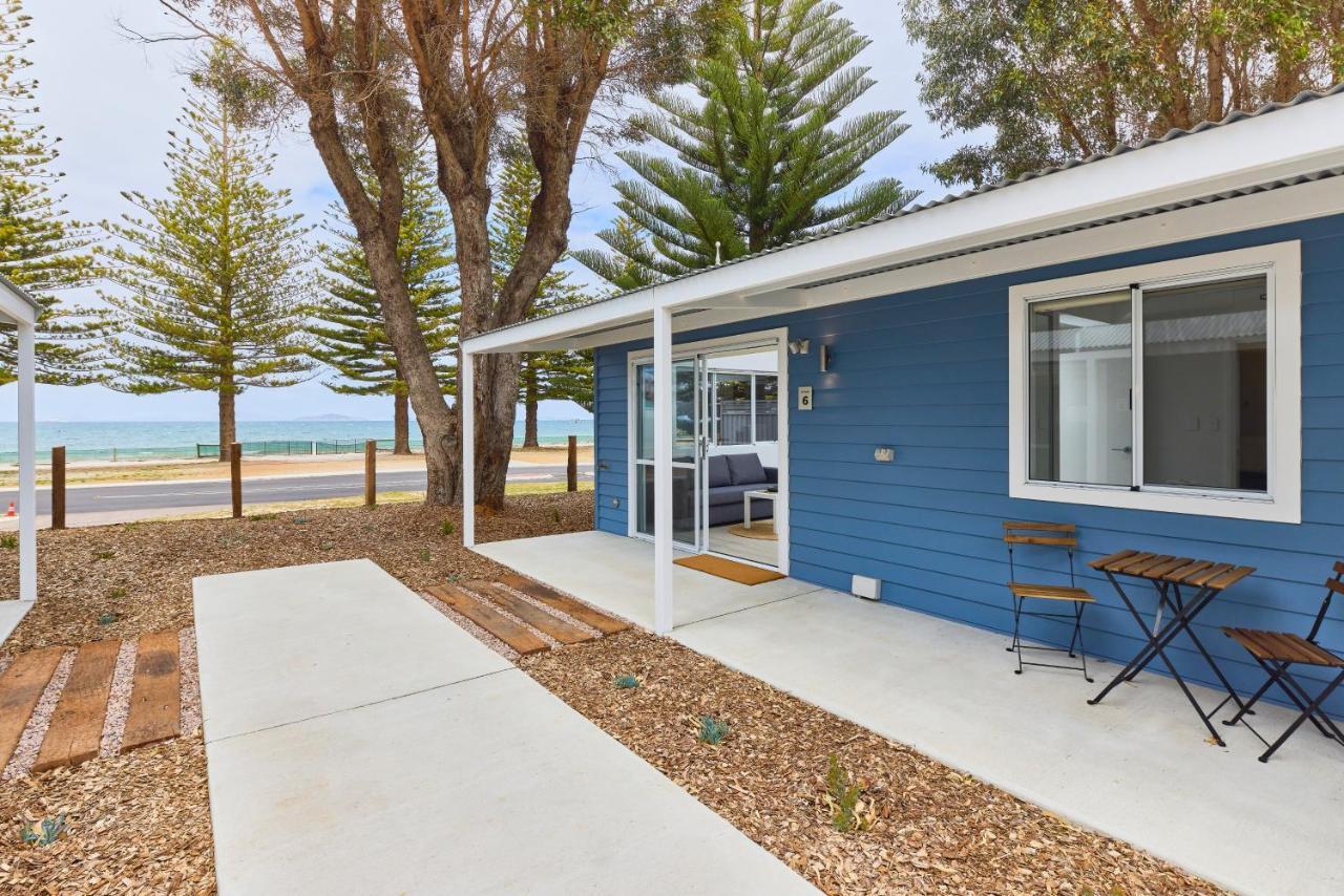 One Bedroom Bay Studio
