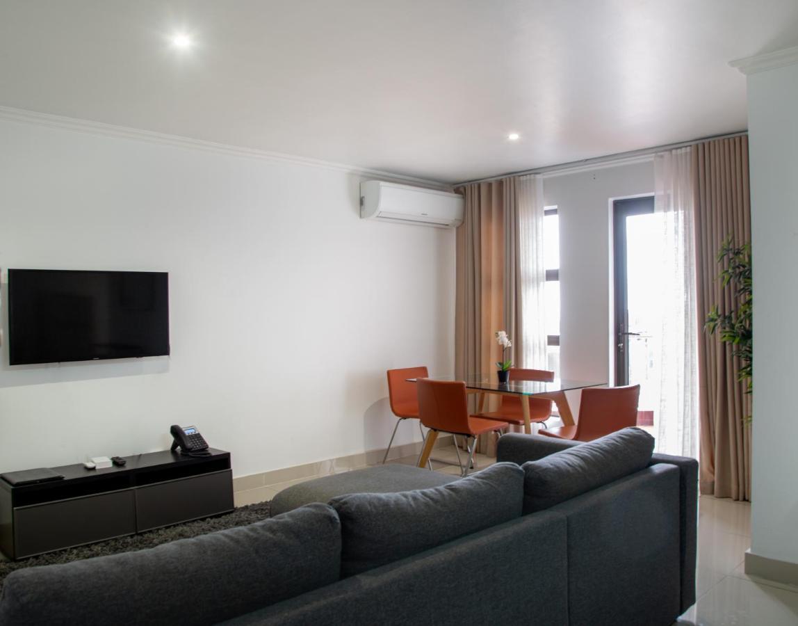 Deluxe King Suite