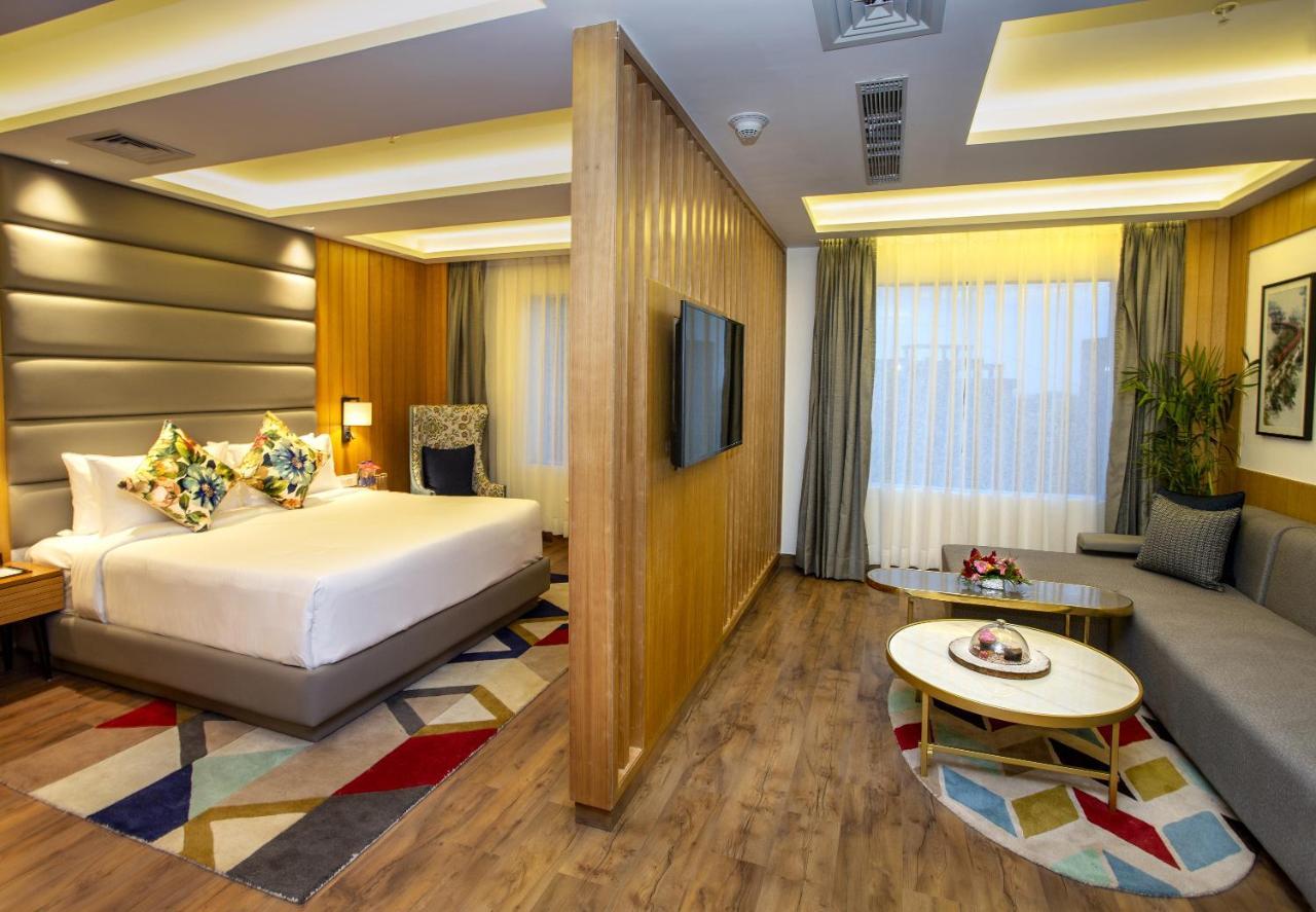 King Suite Non-Smoking