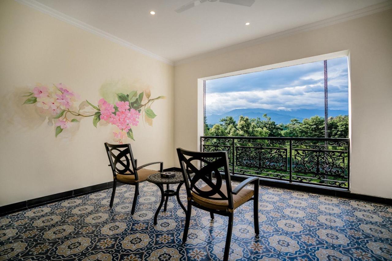 Manager's Suite - - 10% Discount on Foods & Soft Beverages* 