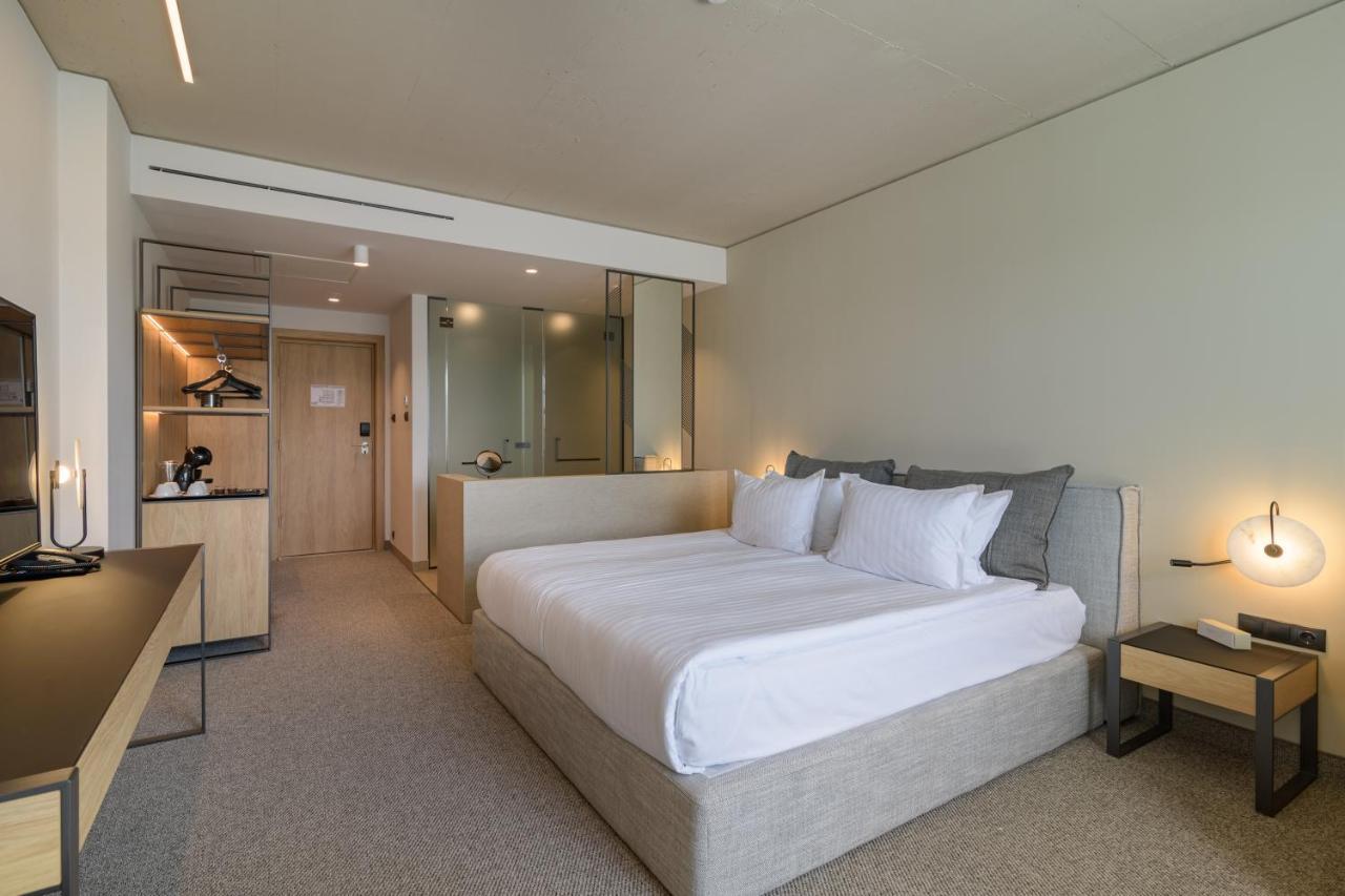 Deluxe Twin Room with Balcony and Sea View and unlimited access to Health Spring Spa,1294729417:JPEG