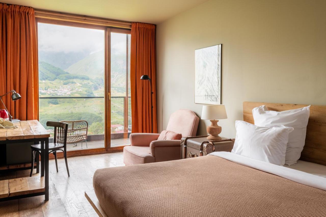 Double Room Mountain View