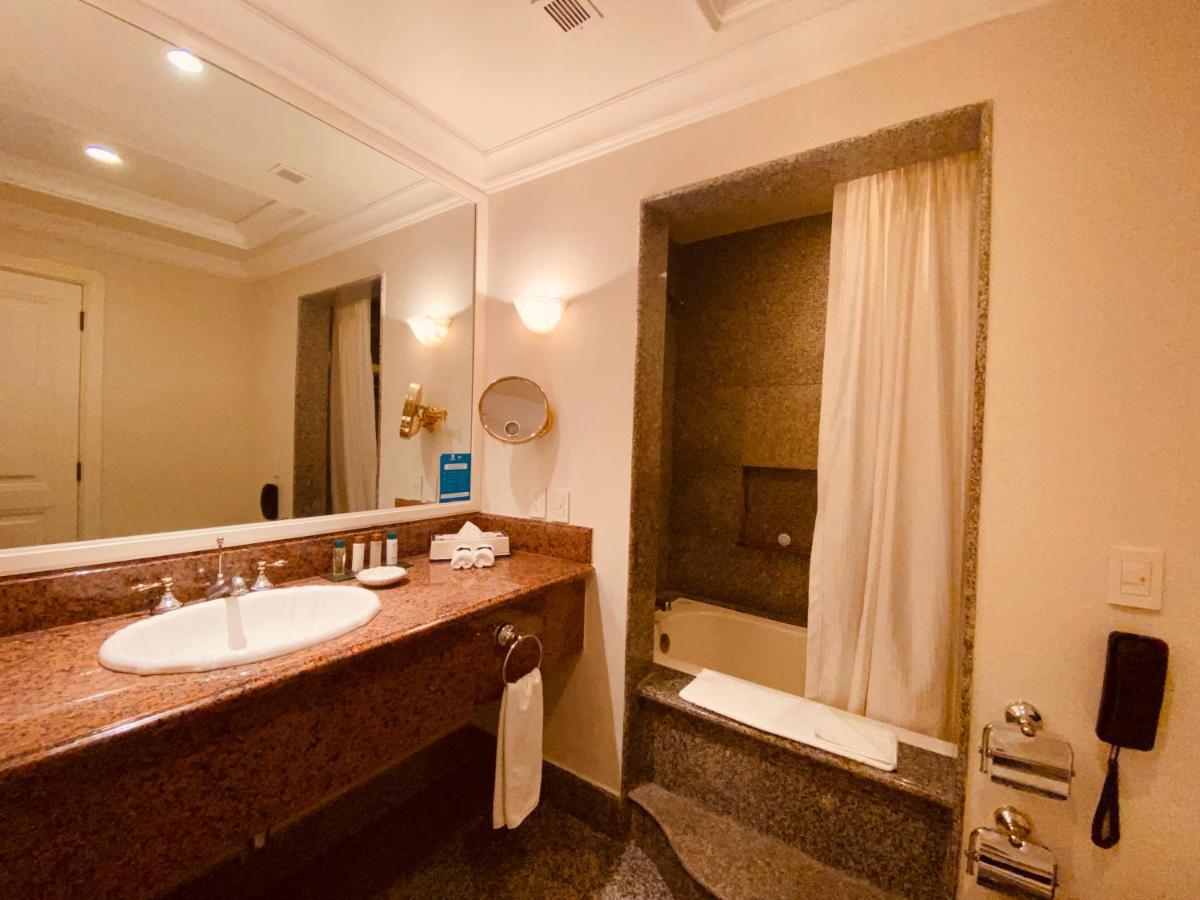 Classic Suite Two Double Beds Non Smoking