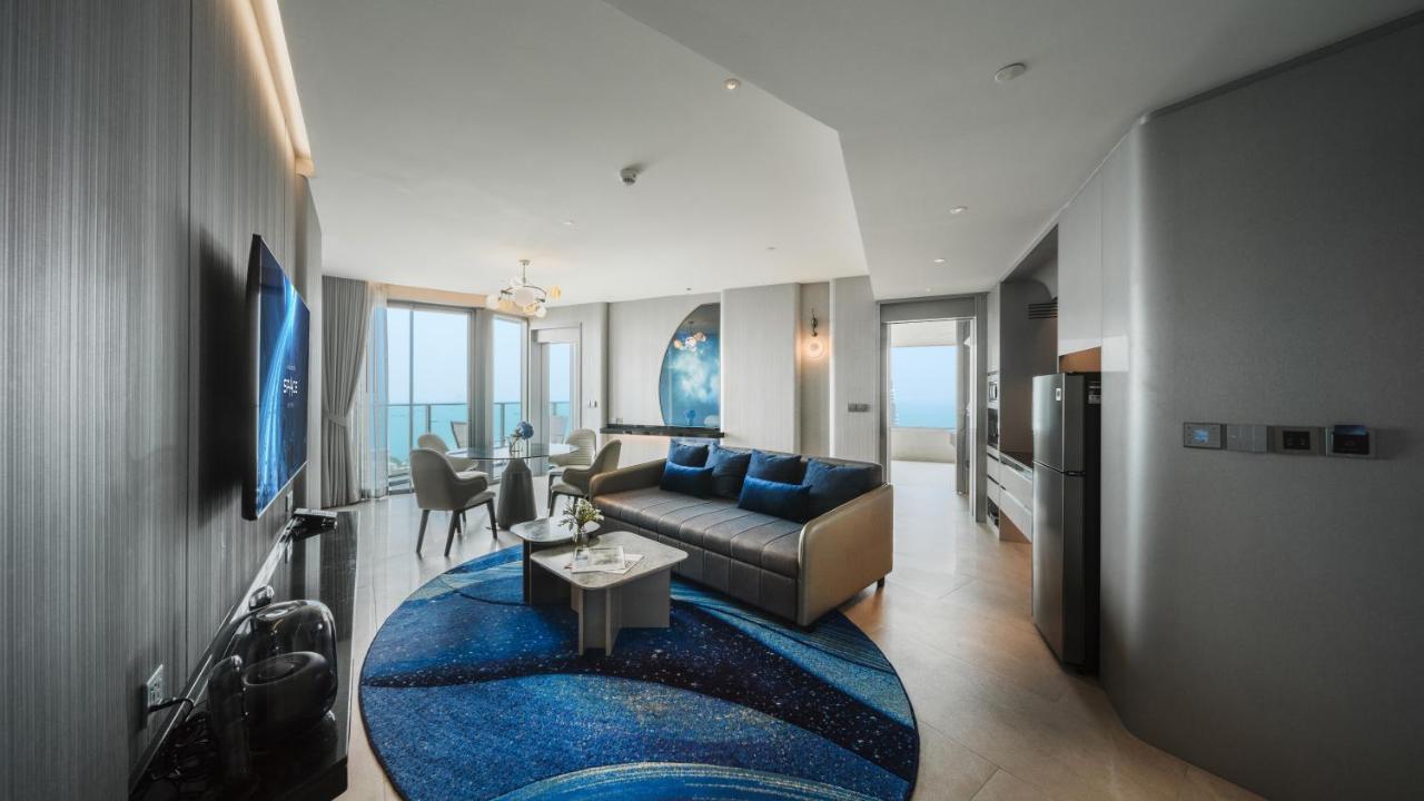 Space Suite Connecting