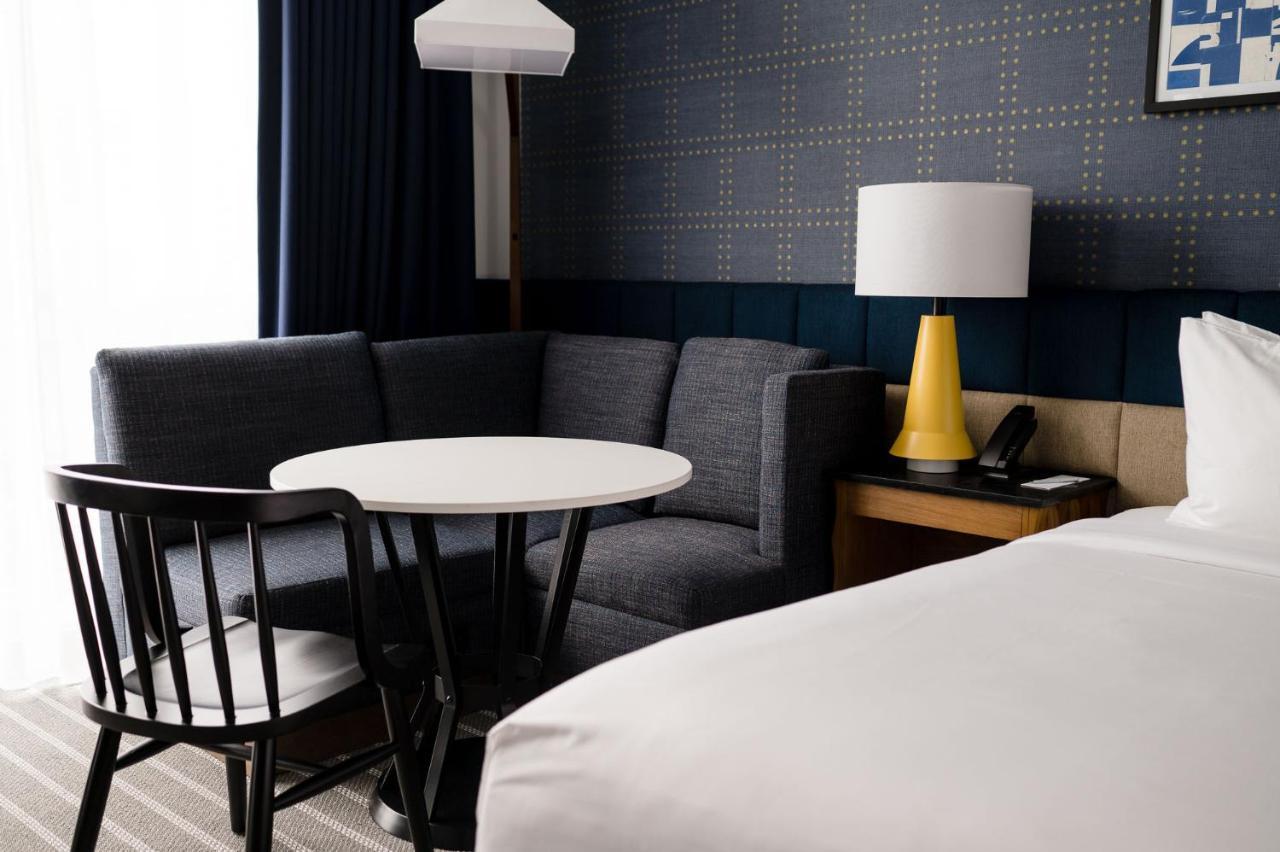 King Room with Sofa - Disability Access/Non Smoking