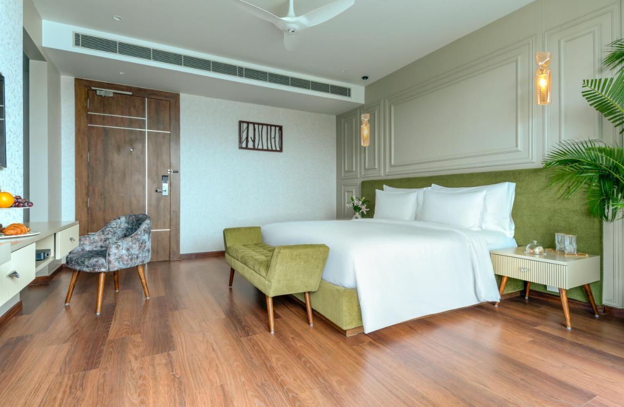 Lakefront Rooms with Balcony,1299421867:JPEG
