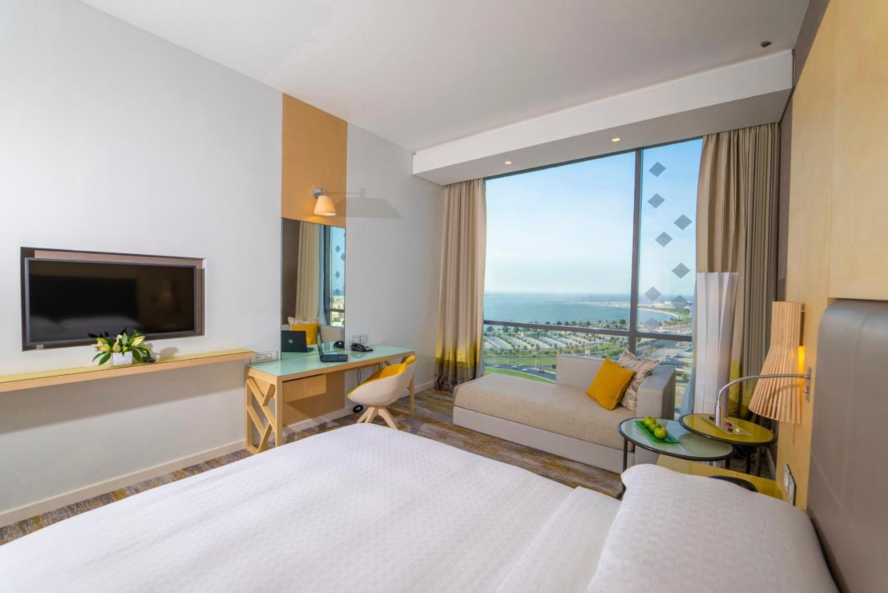 Guest Room King Bed with Club Lounge Access