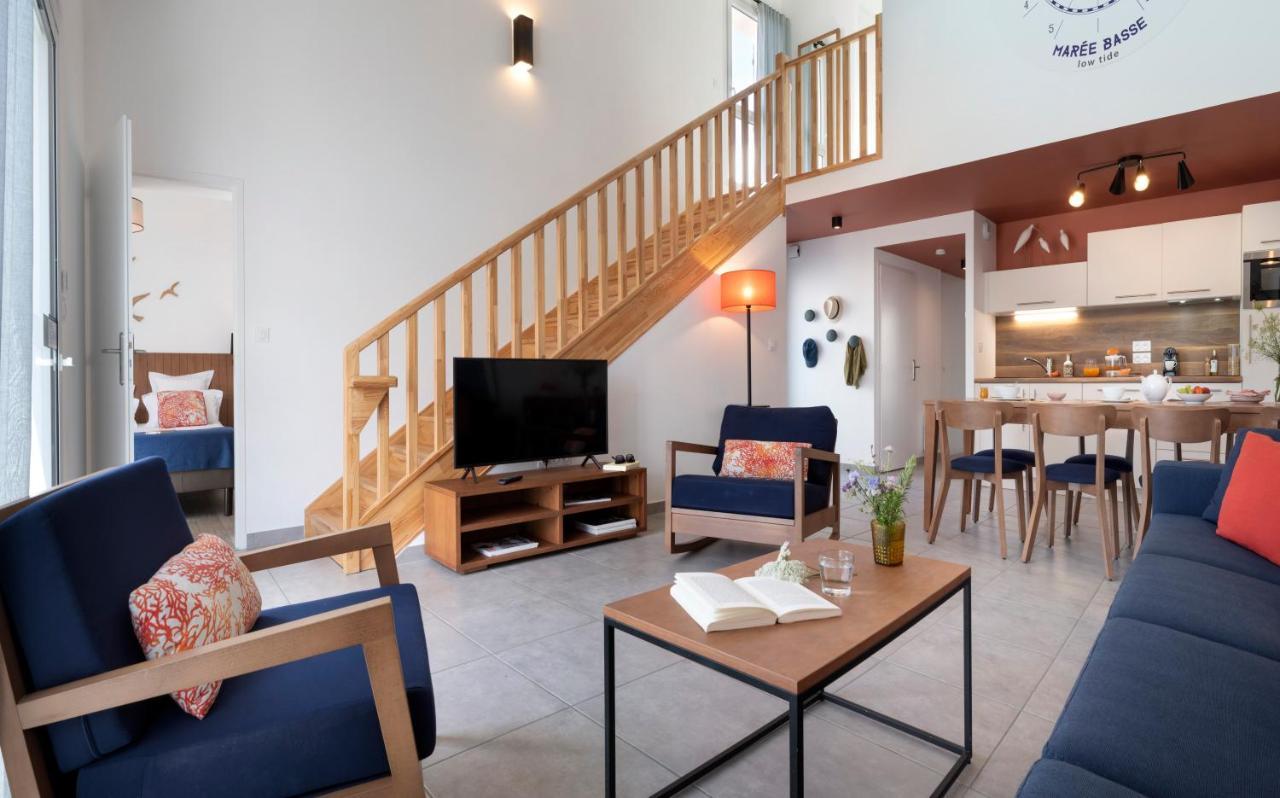 Four-Bedroom Duplex House Private Pool