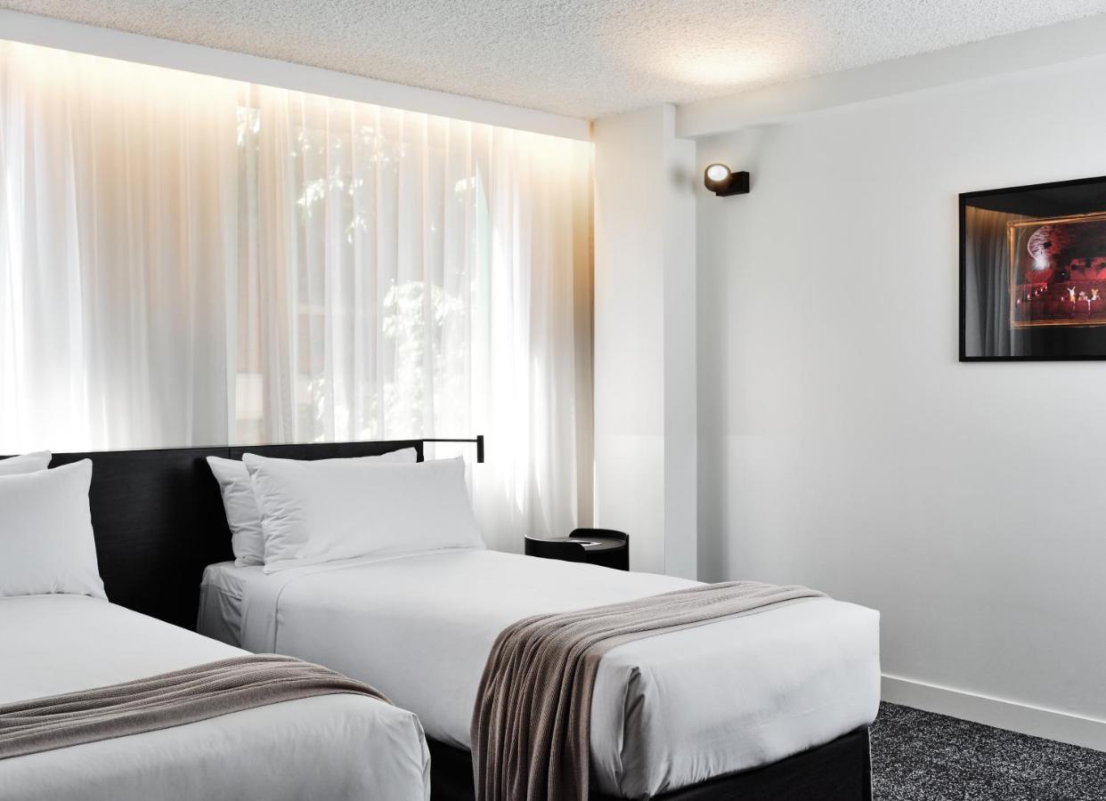 Lancemore Twin Room – complimentary drinks during hosted hour WiFi