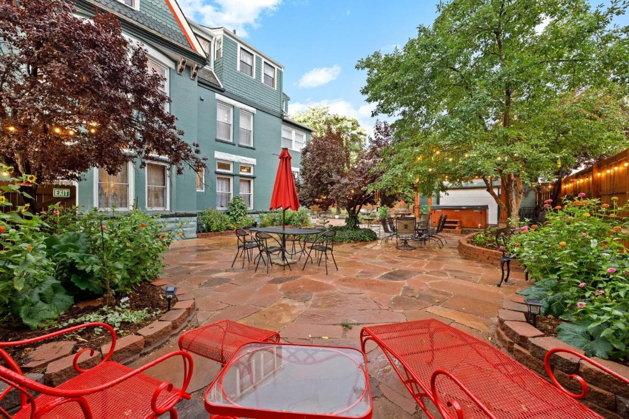 Queen Room Garden View