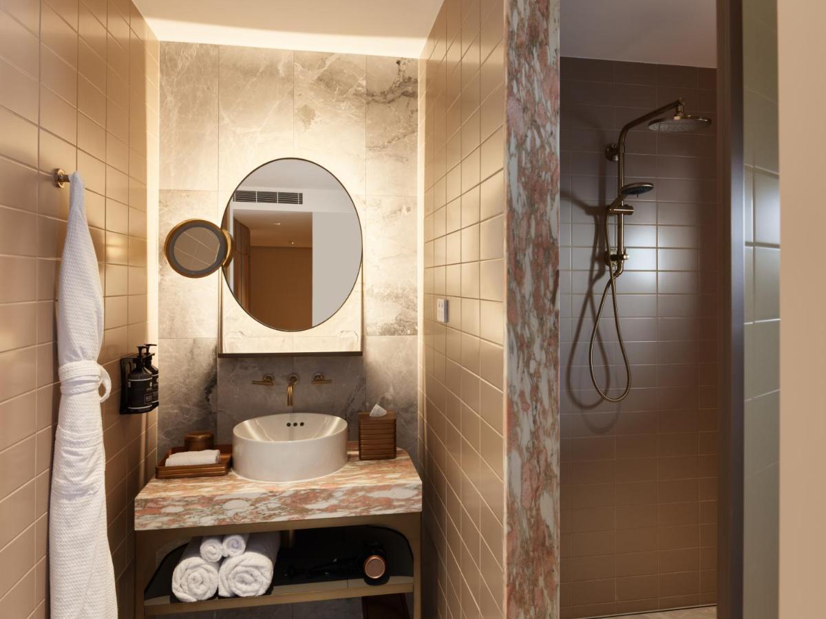 Luxury King Room