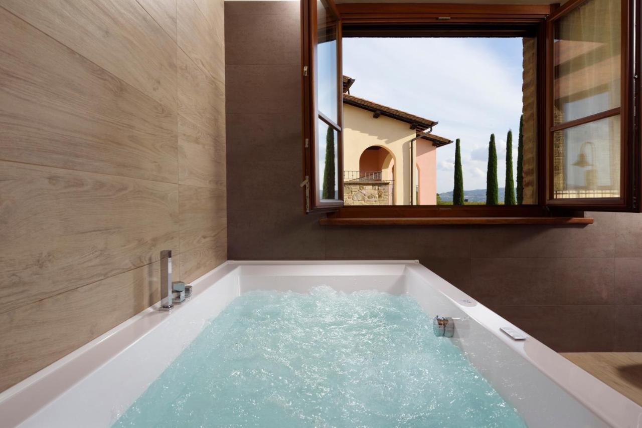 Suite with Balcony and Spa Access,1304147965:JPEG