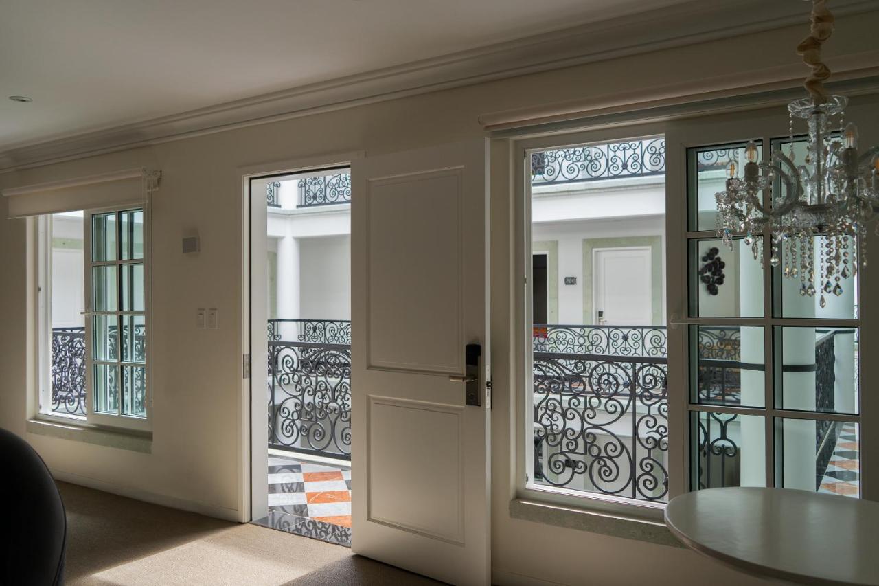 Deluxe King Suite