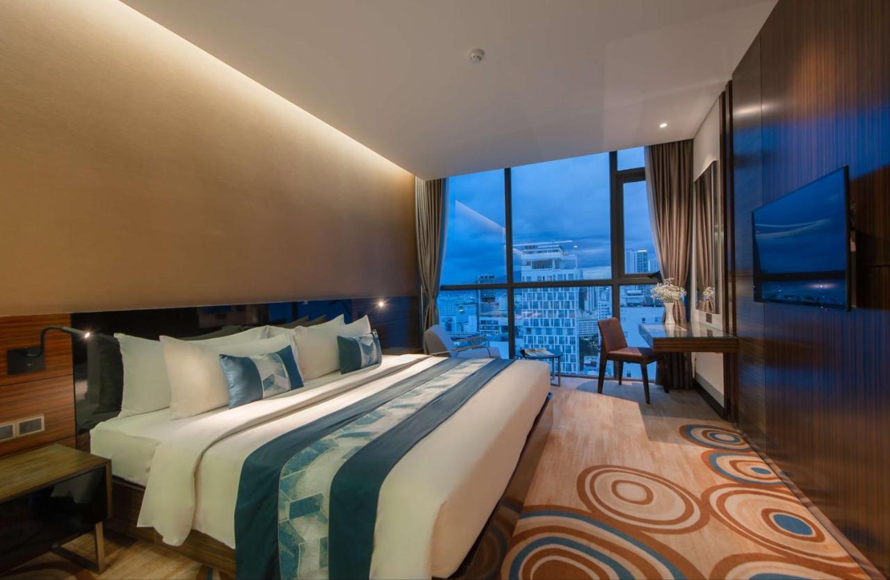 Grand King Suite with Balcony