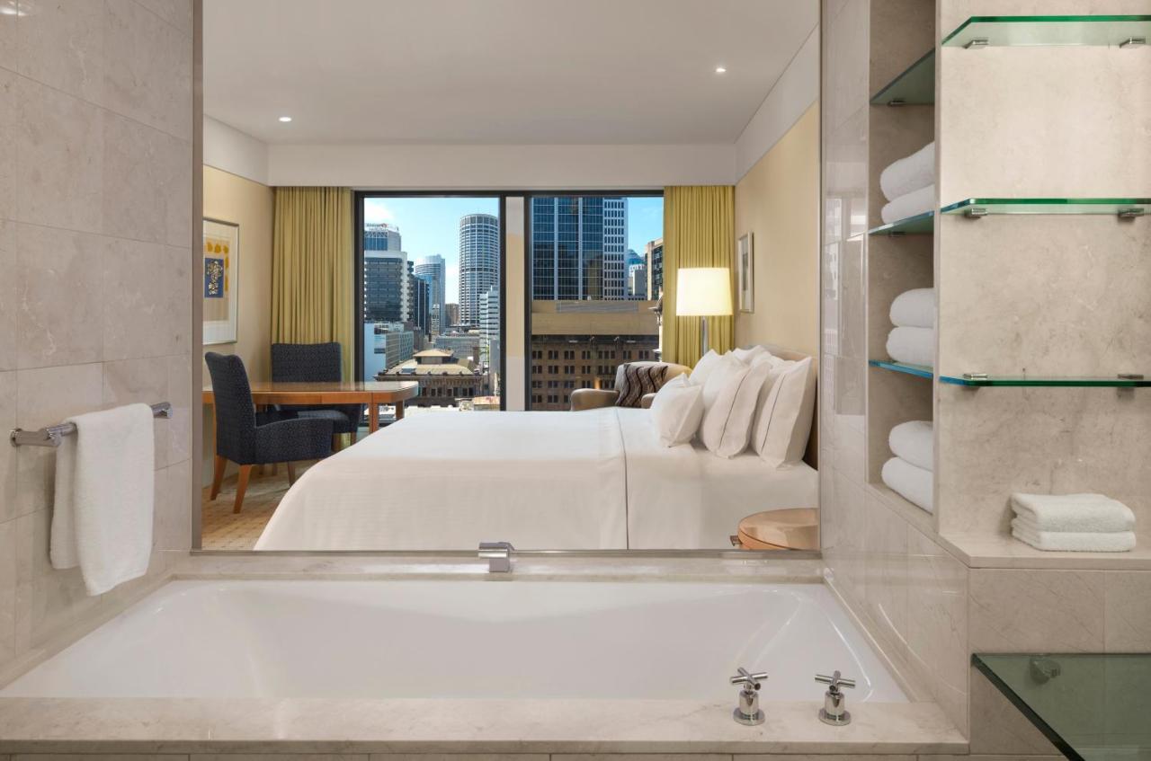 Tower Deluxe King Room Mid Floor