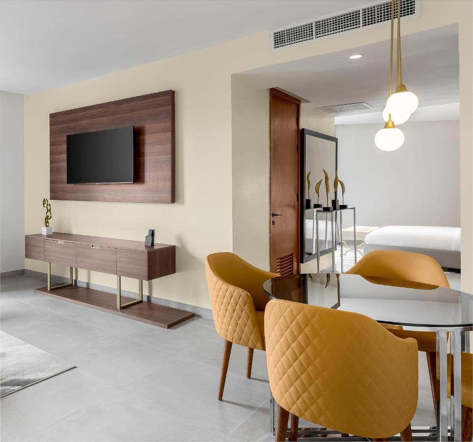 Superior King Suite