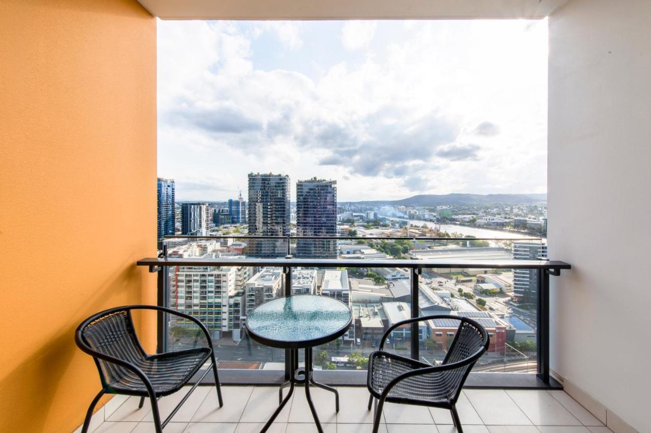 Two Bedroom One Bathroom Mountain View Apartment