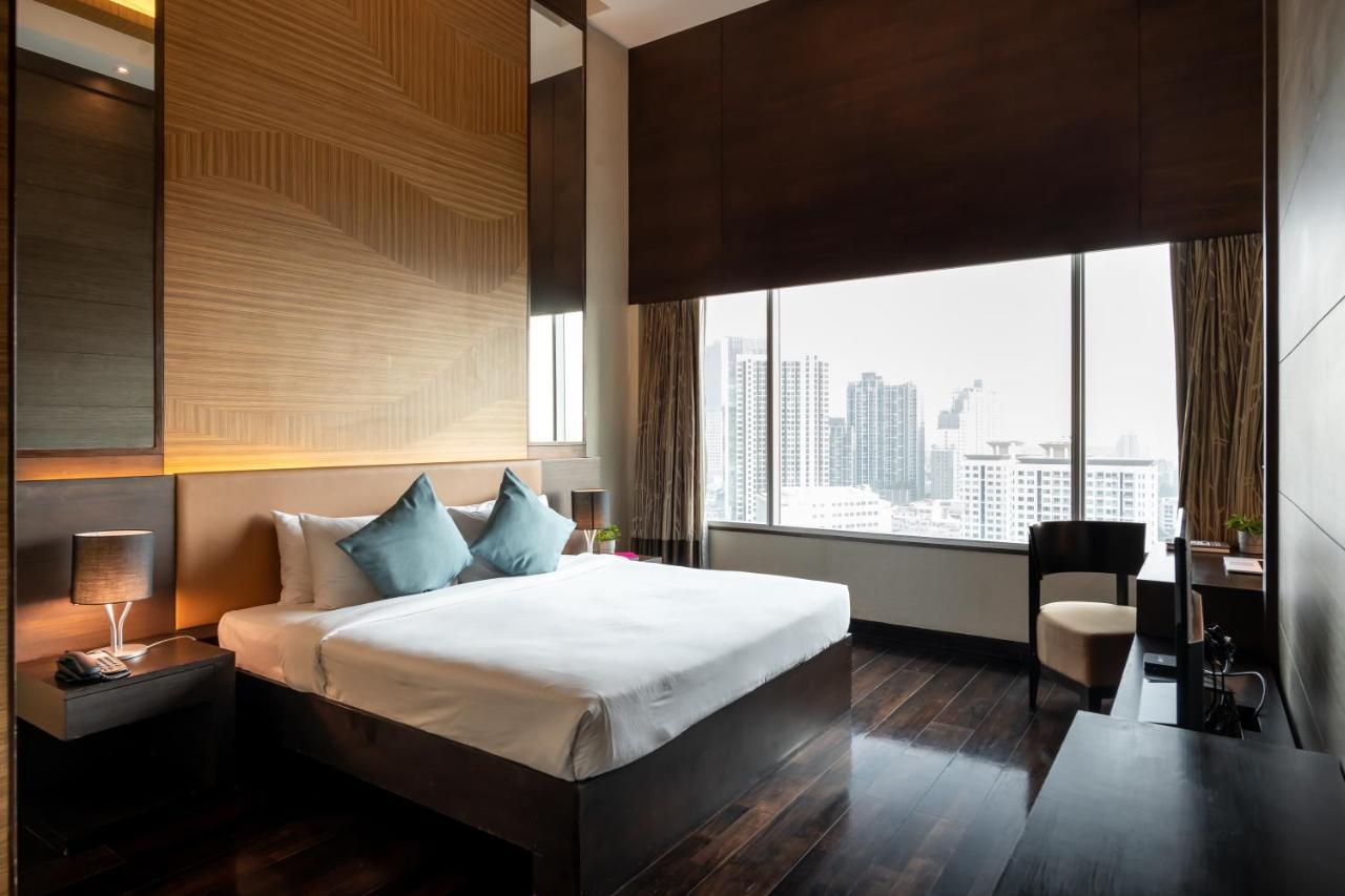 Suite with Private Pool,1309154944:JPEG