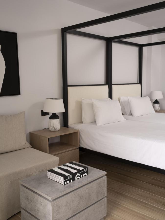 Double or Twin Room Side Sea View